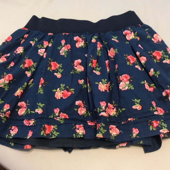 Floral mini skirt - Picture 2 of 3